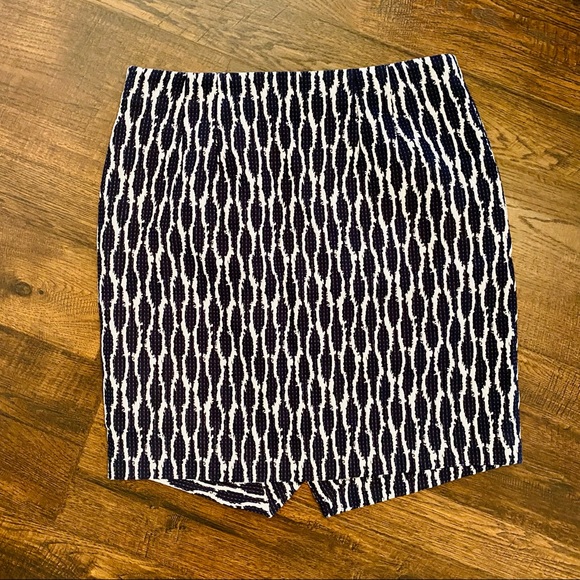 LOFT Navy & White Ikat Pattern Textured cotton Wrap Mini Skirt Size Small - Picture 4 of 7